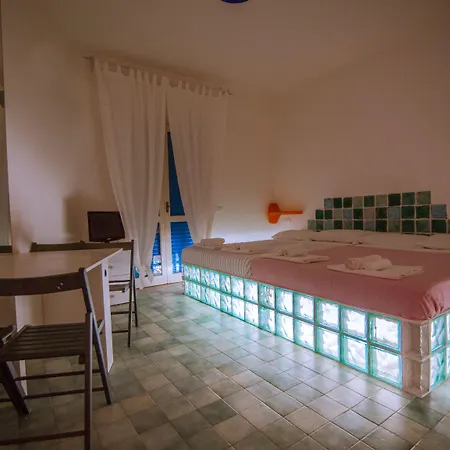 House L'isola Che Non C'e فندق مبيت وإفطار 4*