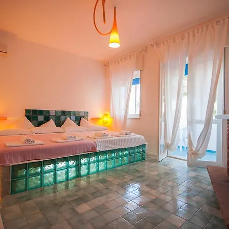 House L'isola Che Non C'è Bed & Breakfast 2*
